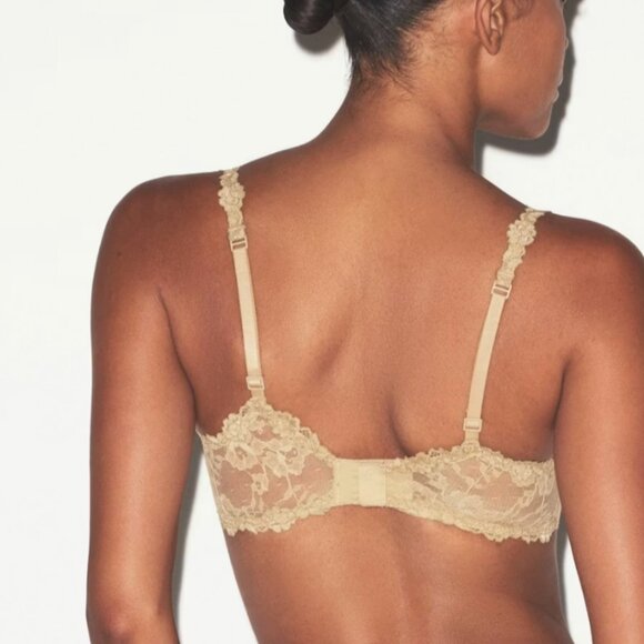 SKIMS Lace Bra in Tan - Picture 2 of 2